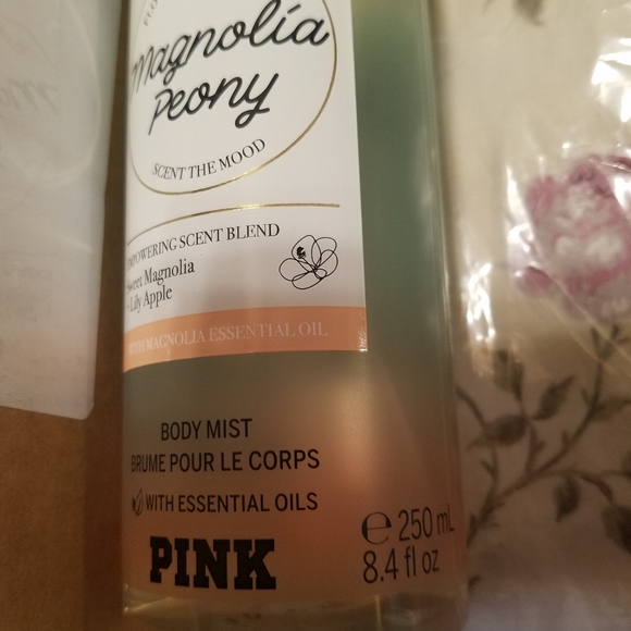 PinkVictoria Secret Magnolia Peony 8.4 fl.oz.Victoria's Secret body sprayNew - Picture 6 of 7